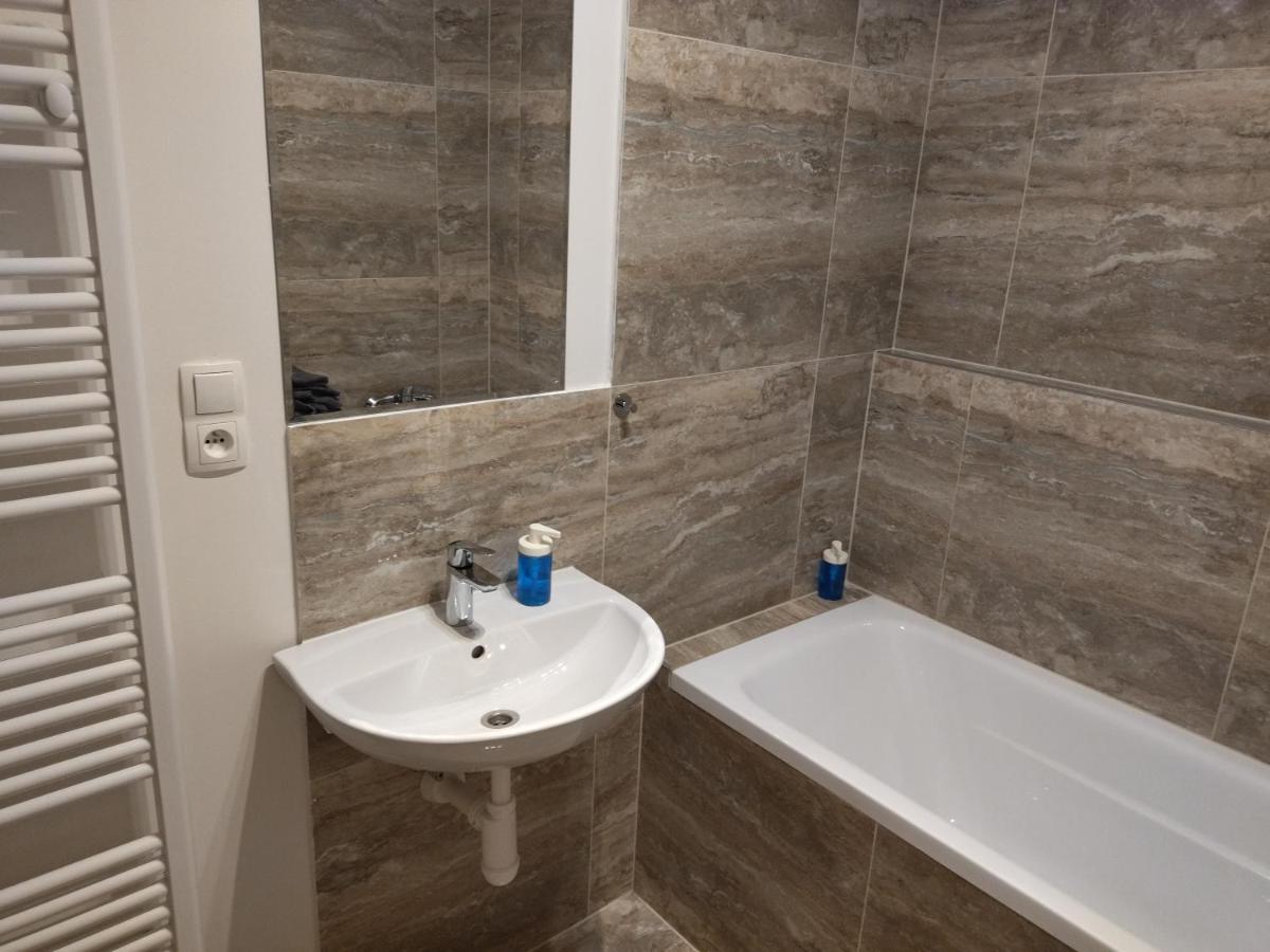 Brand New One Bedroom Apartment #54 In Brand New Building With Free Parking Prague Extérieur photo